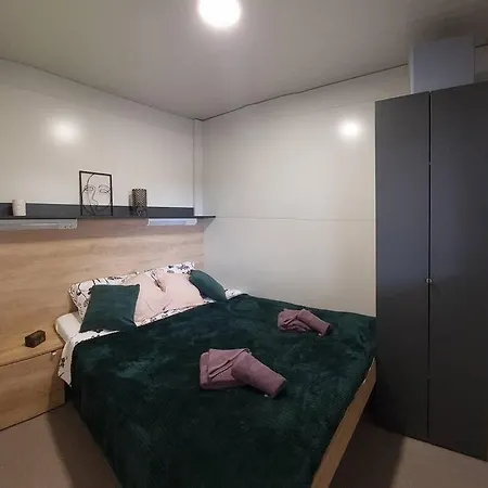 Near The Sea! Free Parking!mobile House Marina! Appartement Pirovac
